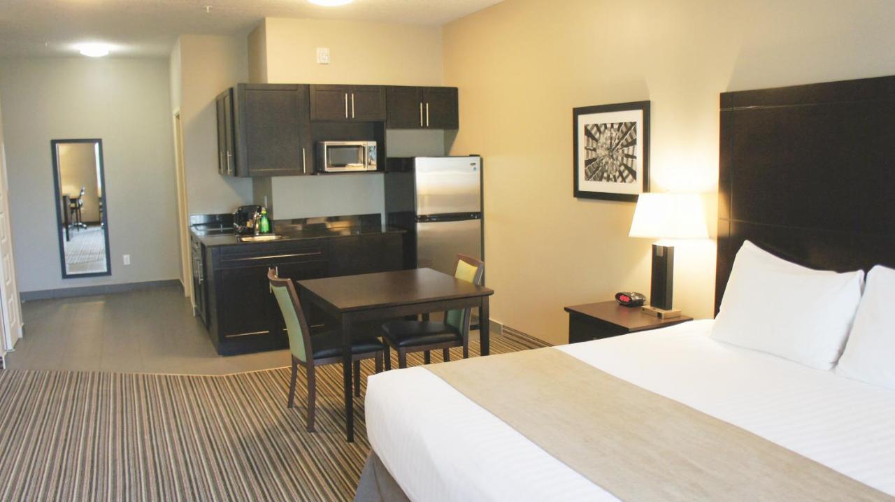 Best Western PLUS Fort Saskatchewan Inn&Suites Exterior foto