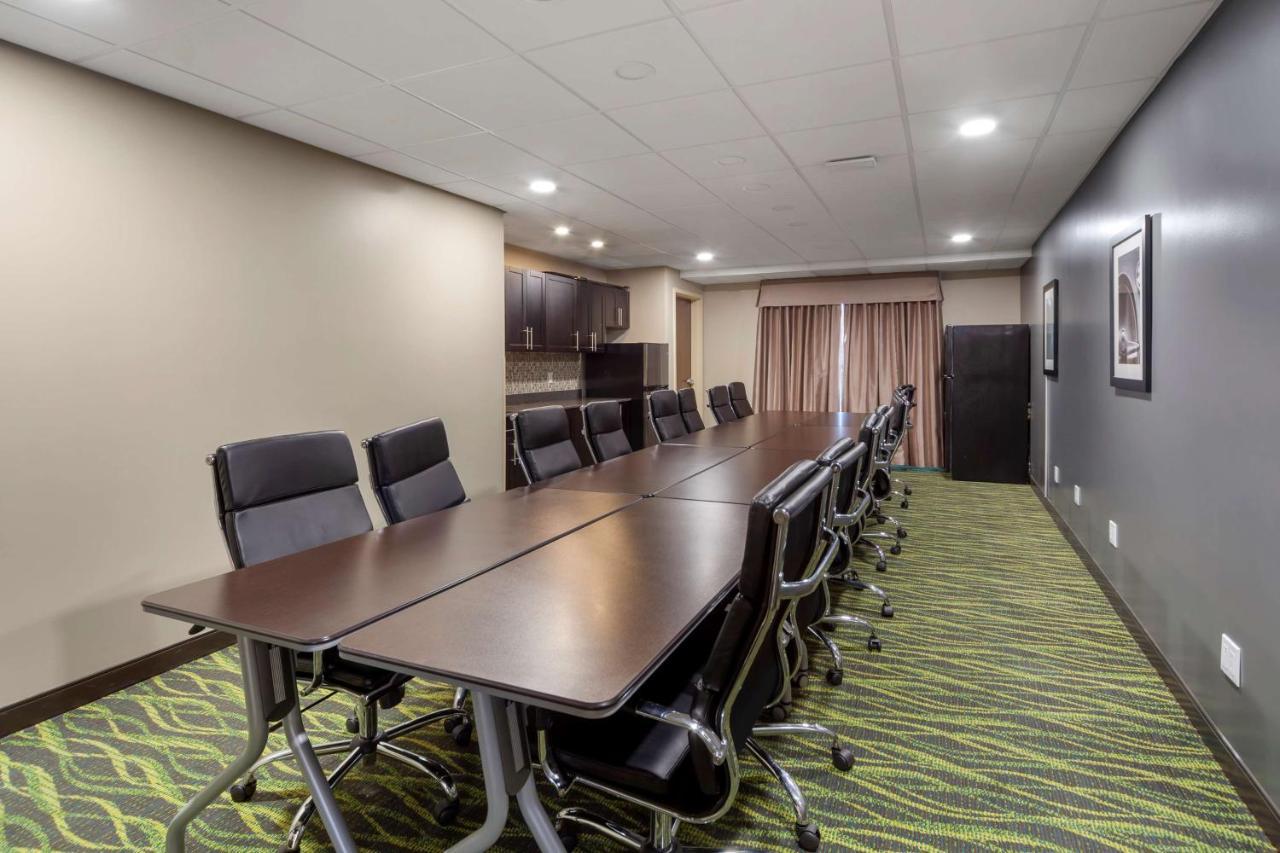 Best Western PLUS Fort Saskatchewan Inn&Suites Exterior foto