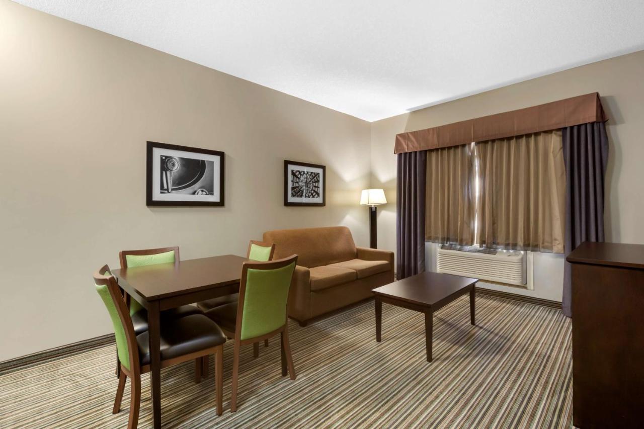 Best Western PLUS Fort Saskatchewan Inn&Suites Exterior foto
