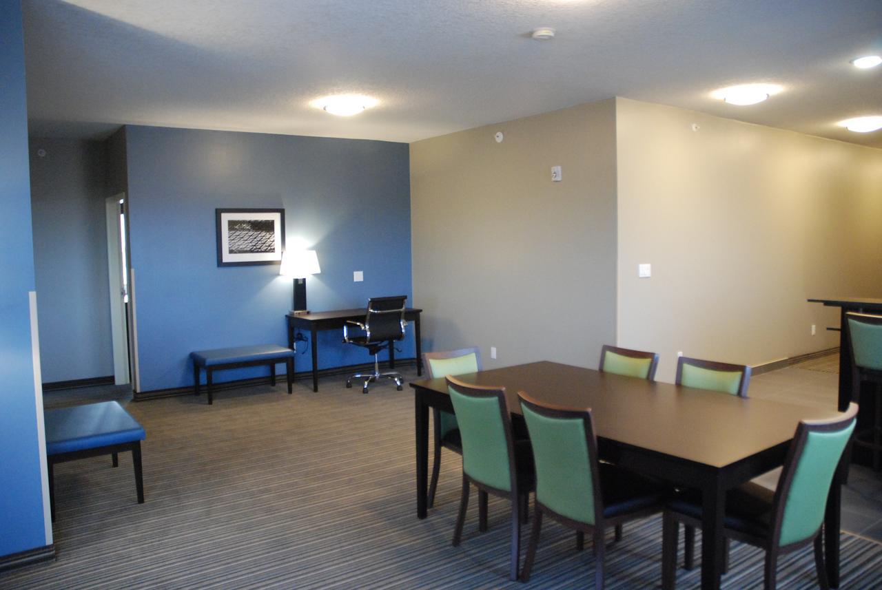 Best Western PLUS Fort Saskatchewan Inn&Suites Exterior foto